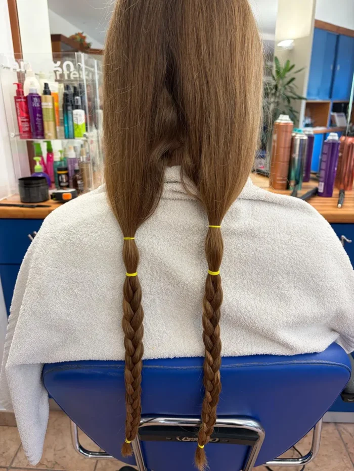 Realizzazione trecce | Capelli Donati | Progetto DONAMI: Capelli per la Vita | Associazione Cuore di Donna